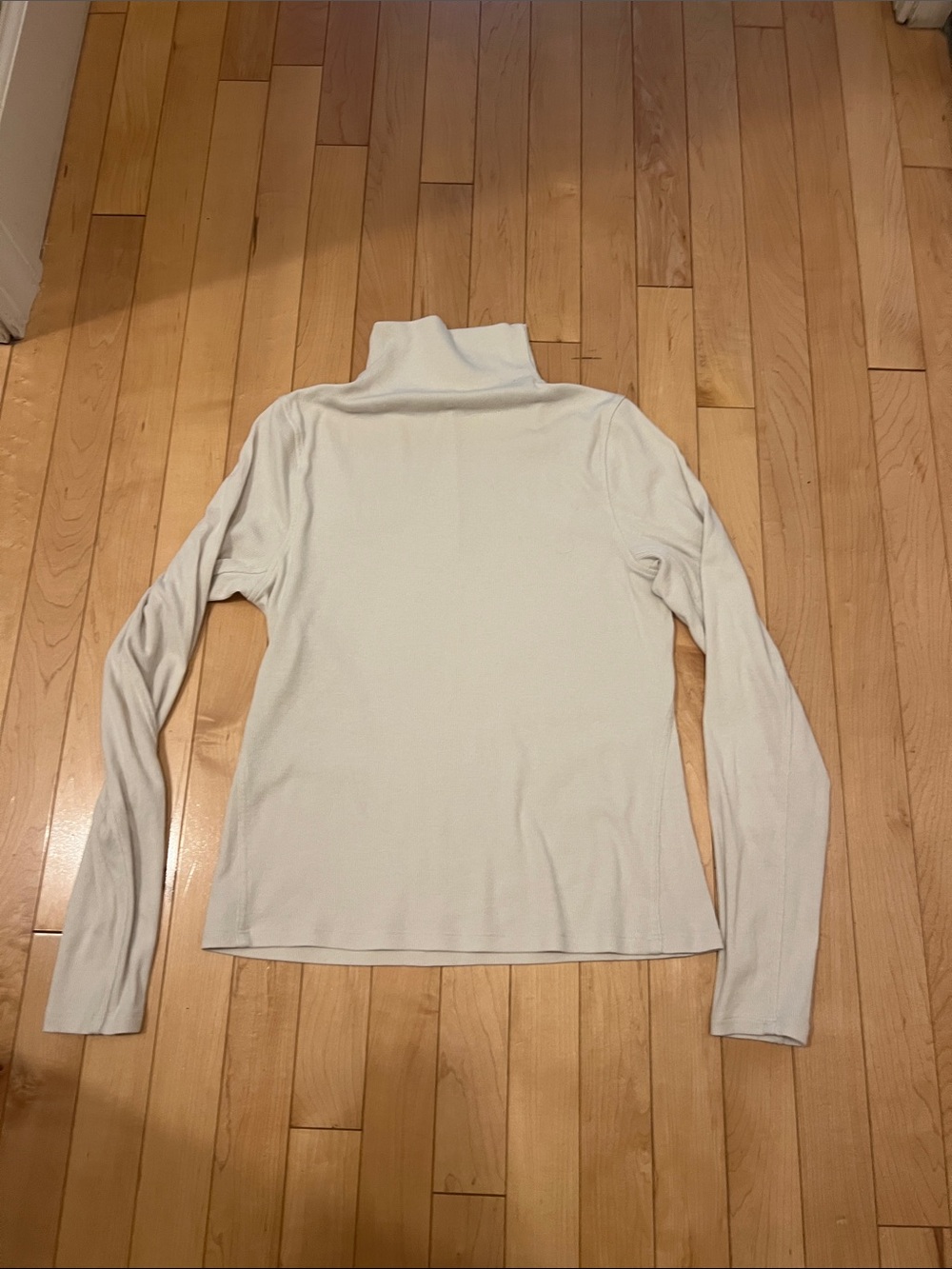 Lululemon Size 6 White Turtleneck